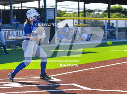 Thumbnail 2 in Snook vs Centerville (UIL 2A Reg IV Bi-District Playoff) photogallery.