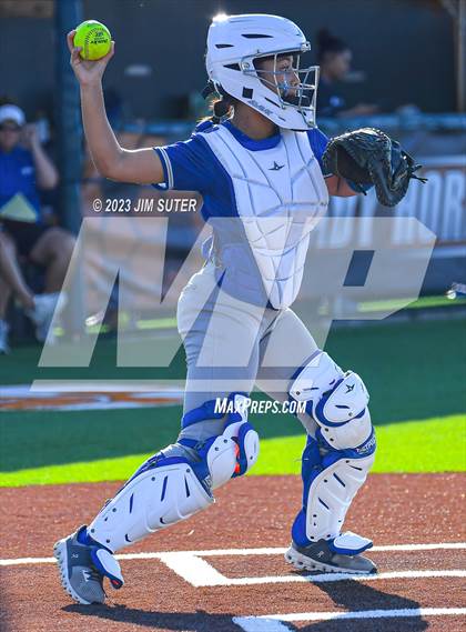 Thumbnail 2 in Snook vs Centerville (UIL 2A Reg IV Bi-District Playoff) photogallery.