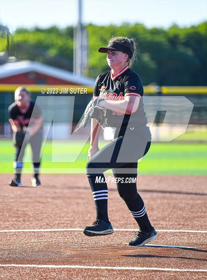 Thumbnail 1 in Snook vs Centerville (UIL 2A Reg IV Bi-District Playoff) photogallery.