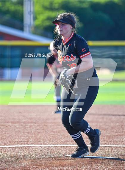Thumbnail 3 in Snook vs Centerville (UIL 2A Reg IV Bi-District Playoff) photogallery.