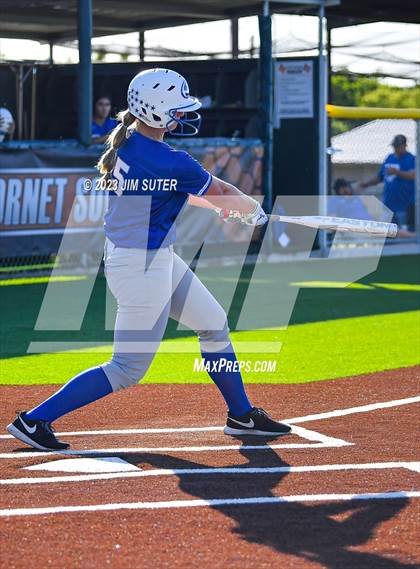 Thumbnail 2 in Snook vs Centerville (UIL 2A Reg IV Bi-District Playoff) photogallery.