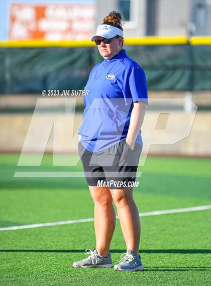 Thumbnail 3 in Snook vs Centerville (UIL 2A Reg IV Bi-District Playoff) photogallery.