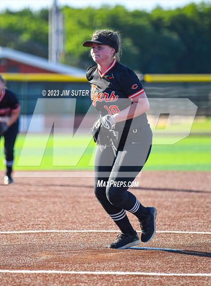 Thumbnail 3 in Snook vs Centerville (UIL 2A Reg IV Bi-District Playoff) photogallery.