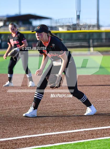 Thumbnail 1 in Snook vs Centerville (UIL 2A Reg IV Bi-District Playoff) photogallery.