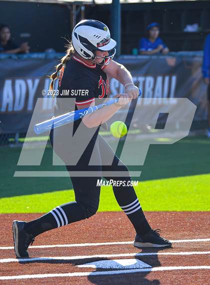 Thumbnail 3 in Snook vs Centerville (UIL 2A Reg IV Bi-District Playoff) photogallery.