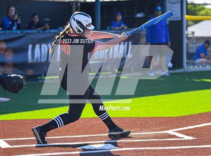 Thumbnail 1 in Snook vs Centerville (UIL 2A Reg IV Bi-District Playoff) photogallery.