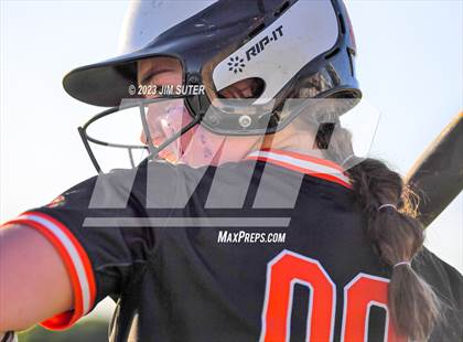 Thumbnail 2 in Snook vs Centerville (UIL 2A Reg IV Bi-District Playoff) photogallery.