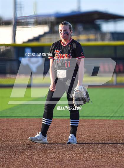 Thumbnail 3 in Snook vs Centerville (UIL 2A Reg IV Bi-District Playoff) photogallery.