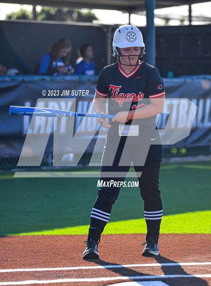 Thumbnail 2 in Snook vs Centerville (UIL 2A Reg IV Bi-District Playoff) photogallery.