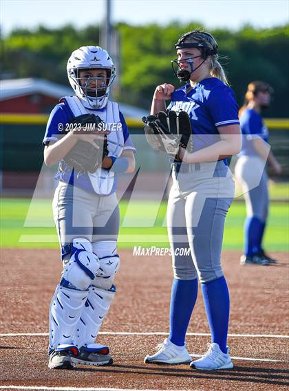 Thumbnail 1 in Snook vs Centerville (UIL 2A Reg IV Bi-District Playoff) photogallery.