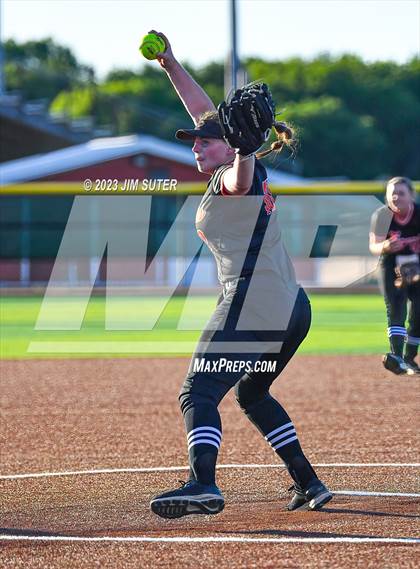 Thumbnail 3 in Snook vs Centerville (UIL 2A Reg IV Bi-District Playoff) photogallery.