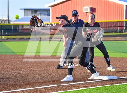 Thumbnail 3 in Snook vs Centerville (UIL 2A Reg IV Bi-District Playoff) photogallery.