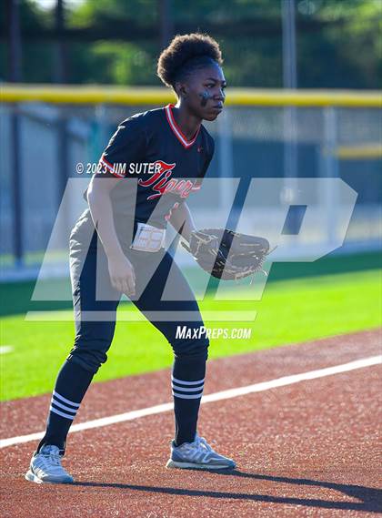 Thumbnail 2 in Snook vs Centerville (UIL 2A Reg IV Bi-District Playoff) photogallery.
