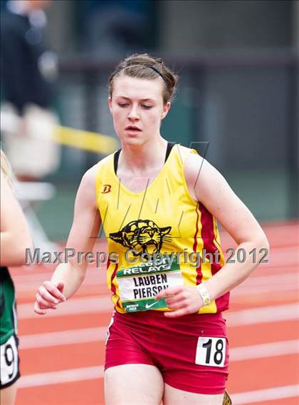 Thumbnail 2 in 2012 Oregon Relays photogallery.