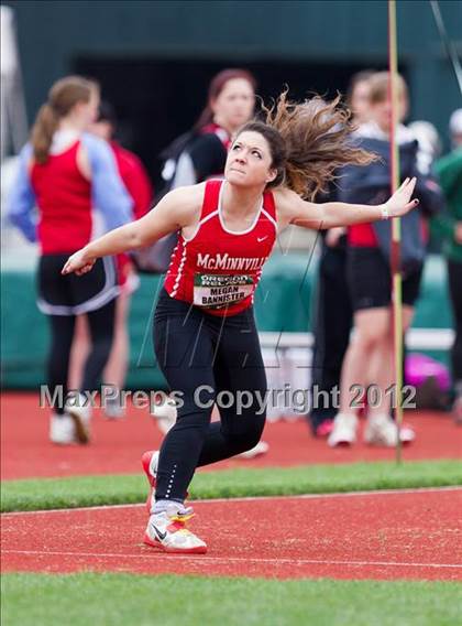 Thumbnail 2 in 2012 Oregon Relays photogallery.