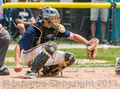 Thumbnail 2 in Massachusetts vs Connecticut All-Stars (Seniors) photogallery.
