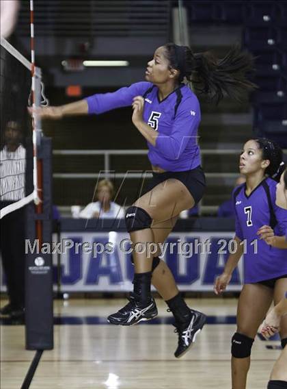 Thumbnail 1 in Martin [James] vs. Mansfield Summit photogallery.