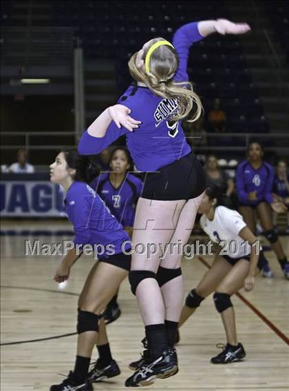 Thumbnail 2 in Martin [James] vs. Mansfield Summit photogallery.