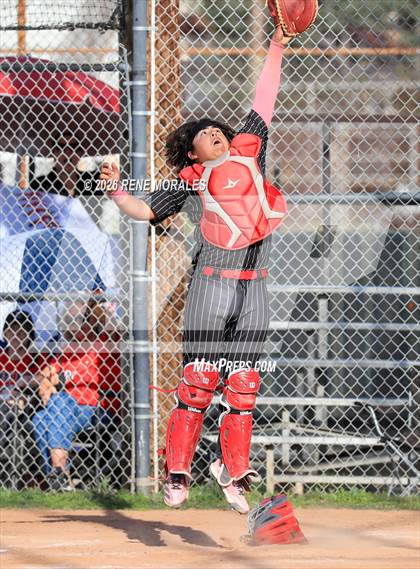 Thumbnail 2 in North vs Glendale photogallery.