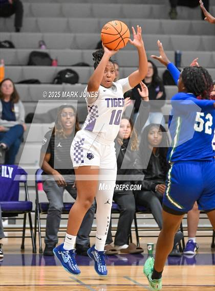 Thumbnail 3 in Millennium vs. Xavier College Prep (AIA OPEN Quarterfinal) photogallery.