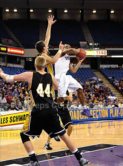 Thumbnail 1 in Del Oro vs. Sacramento (CIF SJS D3 Final) photogallery.