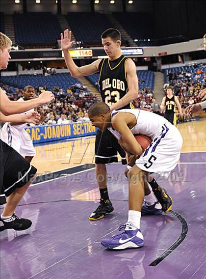 Thumbnail 2 in Del Oro vs. Sacramento (CIF SJS D3 Final) photogallery.