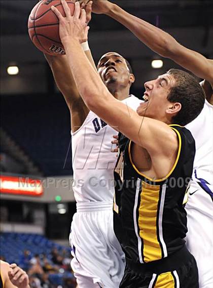 Thumbnail 1 in Del Oro vs. Sacramento (CIF SJS D3 Final) photogallery.