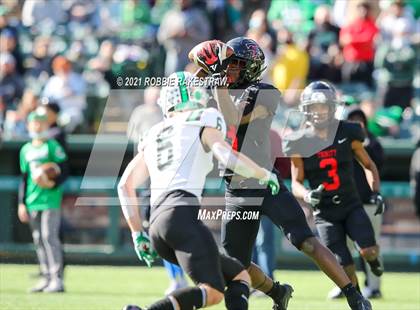 Thumbnail 2 in Southlake Carroll vs. Trinity (UIL 6A Division 1 Quarterfinals) photogallery.