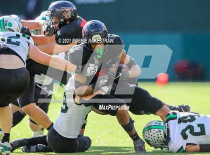 Thumbnail 3 in Southlake Carroll vs. Trinity (UIL 6A Division 1 Quarterfinals) photogallery.