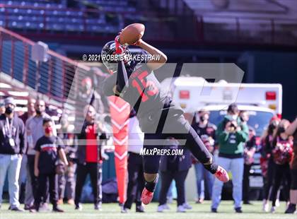 Thumbnail 2 in Southlake Carroll vs. Trinity (UIL 6A Division 1 Quarterfinals) photogallery.