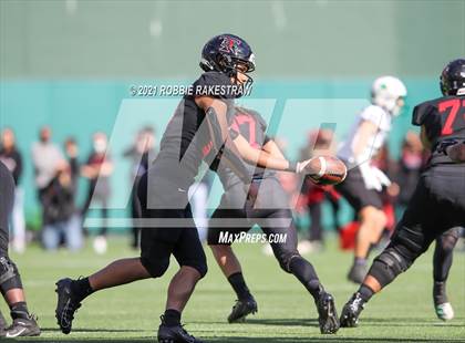 Thumbnail 3 in Southlake Carroll vs. Trinity (UIL 6A Division 1 Quarterfinals) photogallery.