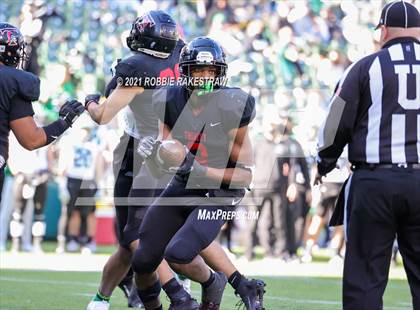 Thumbnail 1 in Southlake Carroll vs. Trinity (UIL 6A Division 1 Quarterfinals) photogallery.