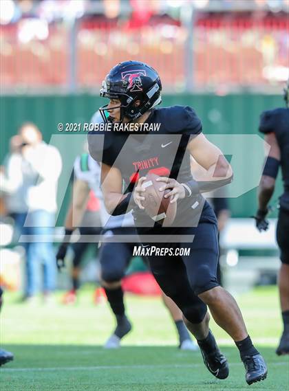 Thumbnail 3 in Southlake Carroll vs. Trinity (UIL 6A Division 1 Quarterfinals) photogallery.