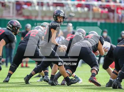 Thumbnail 2 in Southlake Carroll vs. Trinity (UIL 6A Division 1 Quarterfinals) photogallery.
