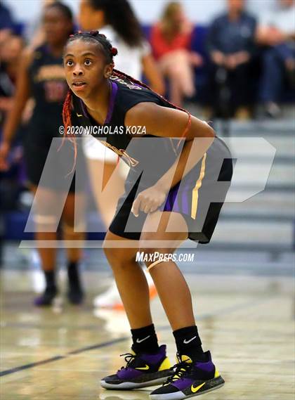 Thumbnail 3 in Sierra Canyon vs. Lynwood (CIF SS Open Playoffs) photogallery.