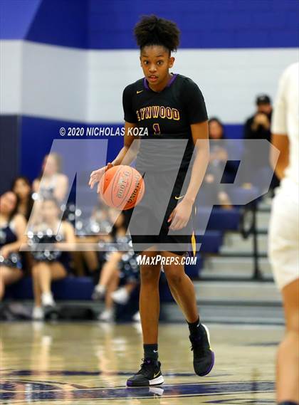 Thumbnail 1 in Sierra Canyon vs. Lynwood (CIF SS Open Playoffs) photogallery.