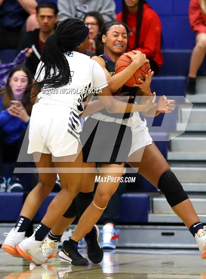 Thumbnail 3 in Sierra Canyon vs. Lynwood (CIF SS Open Playoffs) photogallery.
