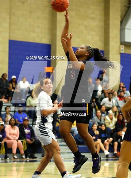 Thumbnail 2 in Sierra Canyon vs. Lynwood (CIF SS Open Playoffs) photogallery.