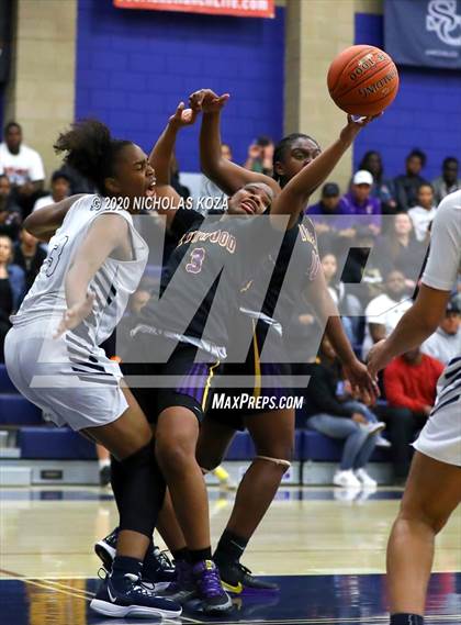 Thumbnail 1 in Sierra Canyon vs. Lynwood (CIF SS Open Playoffs) photogallery.