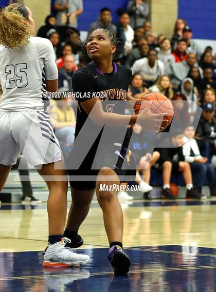 Thumbnail 1 in Sierra Canyon vs. Lynwood (CIF SS Open Playoffs) photogallery.