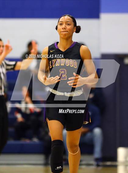 Thumbnail 2 in Sierra Canyon vs. Lynwood (CIF SS Open Playoffs) photogallery.