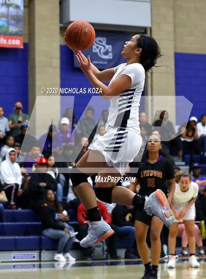 Thumbnail 3 in Sierra Canyon vs. Lynwood (CIF SS Open Playoffs) photogallery.