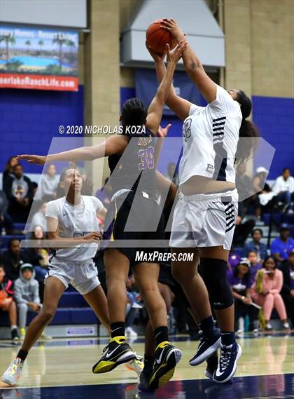 Thumbnail 2 in Sierra Canyon vs. Lynwood (CIF SS Open Playoffs) photogallery.