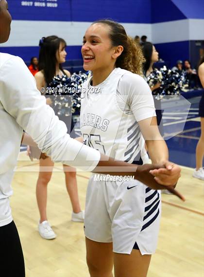Thumbnail 2 in Sierra Canyon vs. Lynwood (CIF SS Open Playoffs) photogallery.
