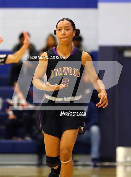 Thumbnail 1 in Sierra Canyon vs. Lynwood (CIF SS Open Playoffs) photogallery.