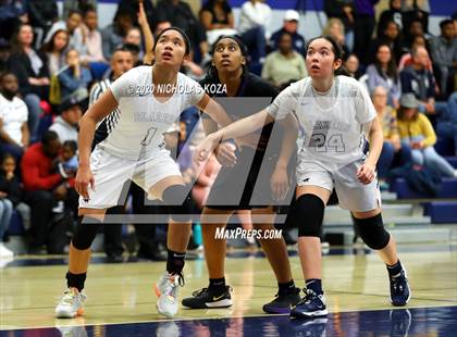 Thumbnail 2 in Sierra Canyon vs. Lynwood (CIF SS Open Playoffs) photogallery.