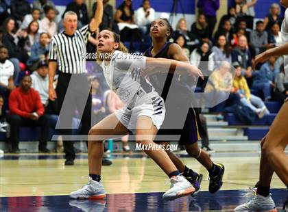 Thumbnail 1 in Sierra Canyon vs. Lynwood (CIF SS Open Playoffs) photogallery.