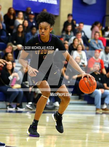 Thumbnail 2 in Sierra Canyon vs. Lynwood (CIF SS Open Playoffs) photogallery.