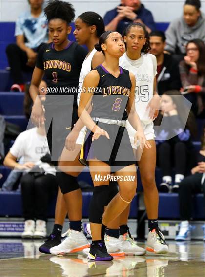 Thumbnail 2 in Sierra Canyon vs. Lynwood (CIF SS Open Playoffs) photogallery.