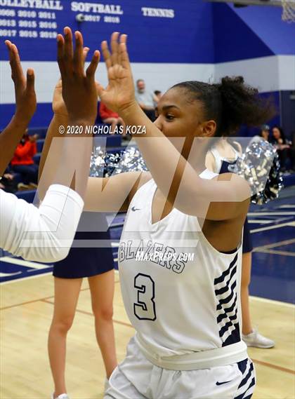 Thumbnail 2 in Sierra Canyon vs. Lynwood (CIF SS Open Playoffs) photogallery.